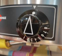 Allume Gaz Briquet FIRE FINGER AdHoc Rouge -Cuisine Articles Magasin allume gaz briquet fire finger adhoc rouge 2