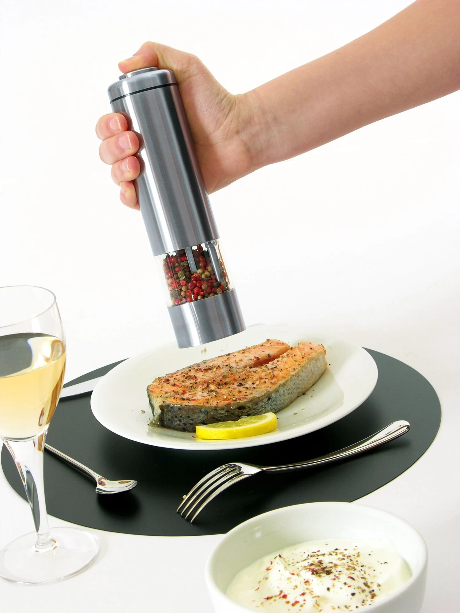 MIKASA Flûtes Sans Pied Gravées Cristal - Les 4 3 MIKASA Flûtes Sans Pied Gravées Cristal - Les 4